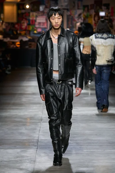 Look 49